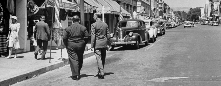 Alfred Hitchcock and writer Thornton Wilder wander the streets of Santa Rosa ("Shadow of a Doubt")